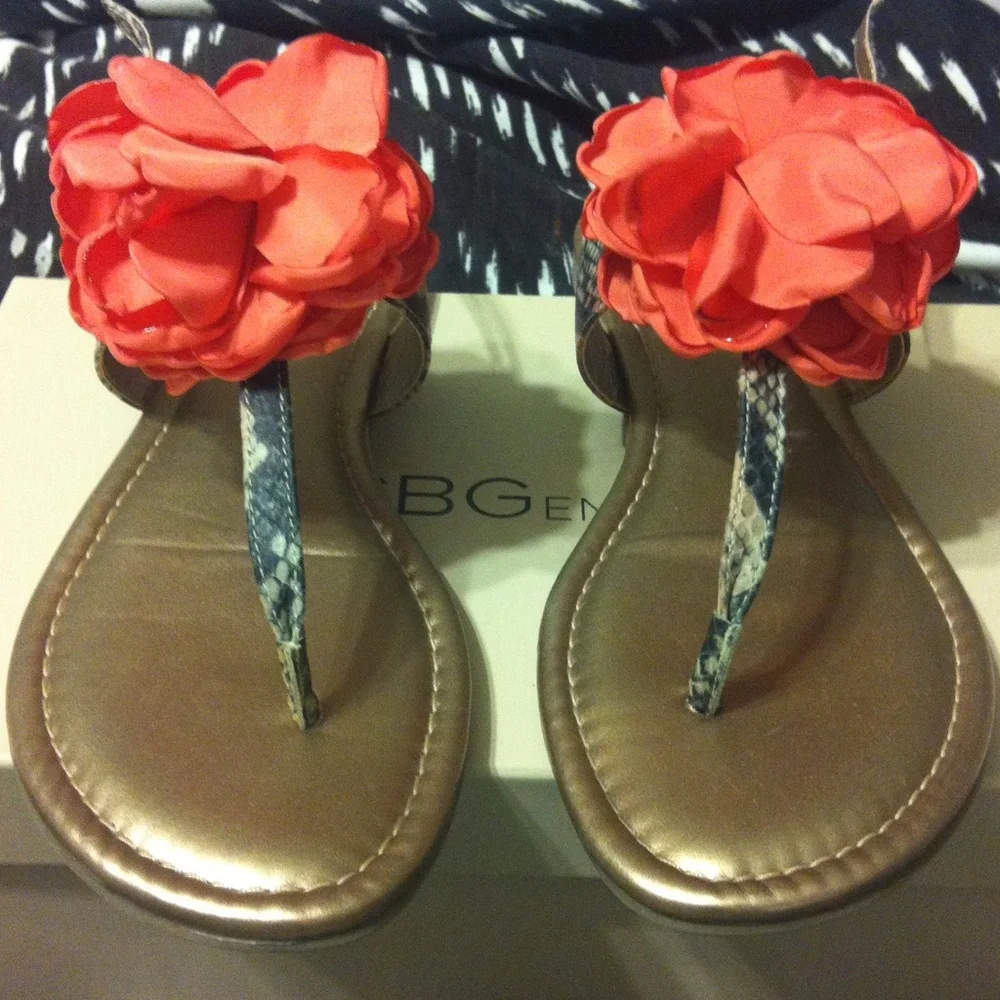 BCBGeneration sandals snakeprint with coral flower - Picture 2 of 6
